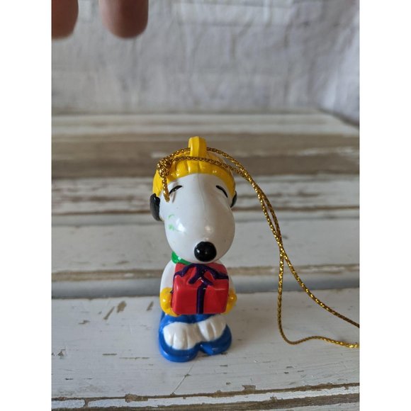 United feature Snoopy red present blue sandals orn - Picture 3 of 6